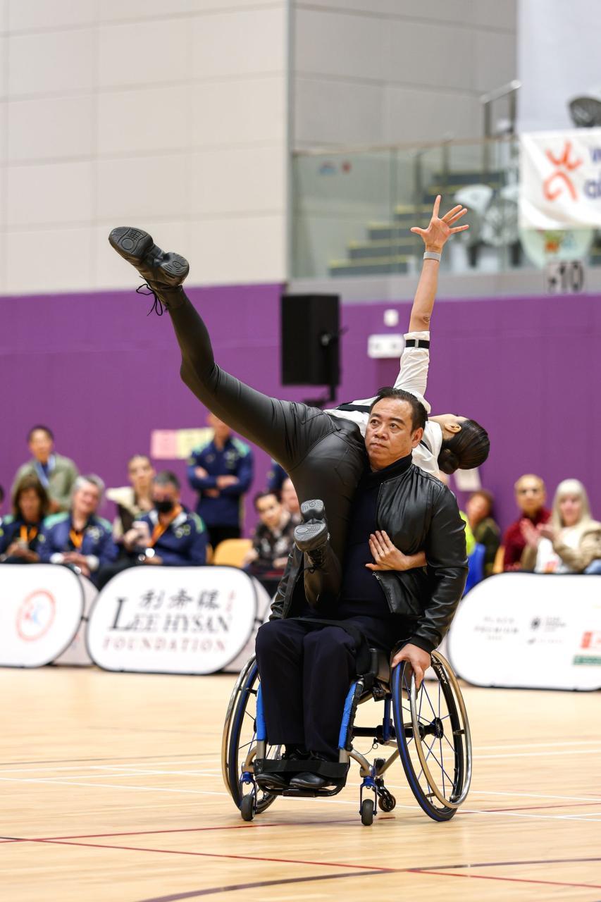 左起：李嘉潤、黃健雄