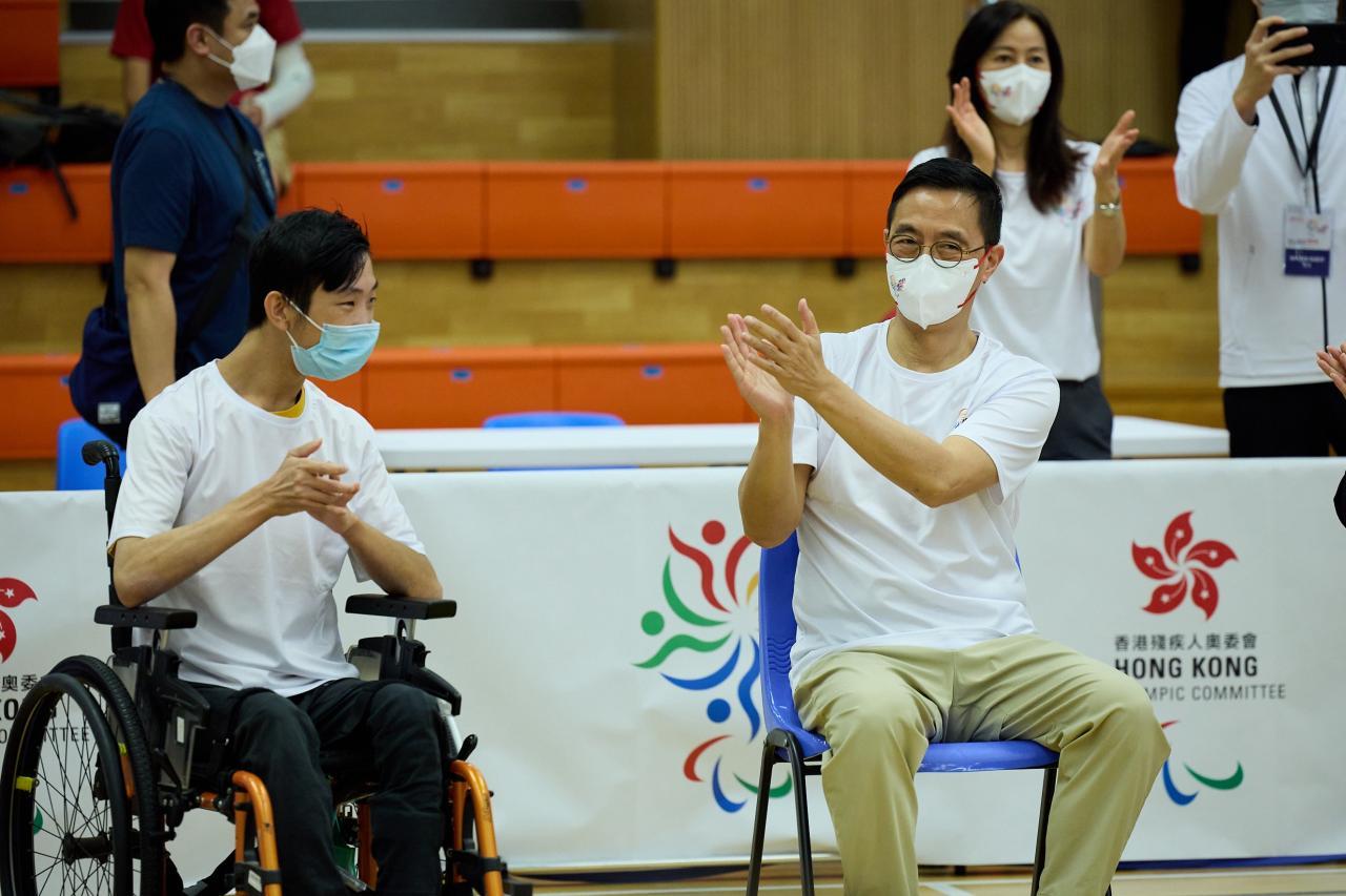 the officiating guests tried out Para Sports