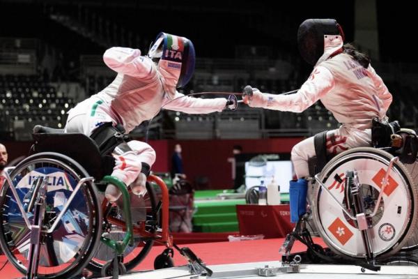 輪椅擊劍選手近距離對戰